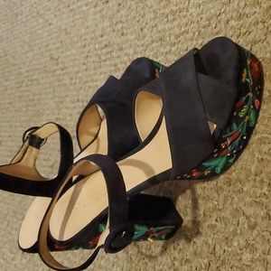 Club Monaco Rosalinde Platform Sandals in dark Blue Suede